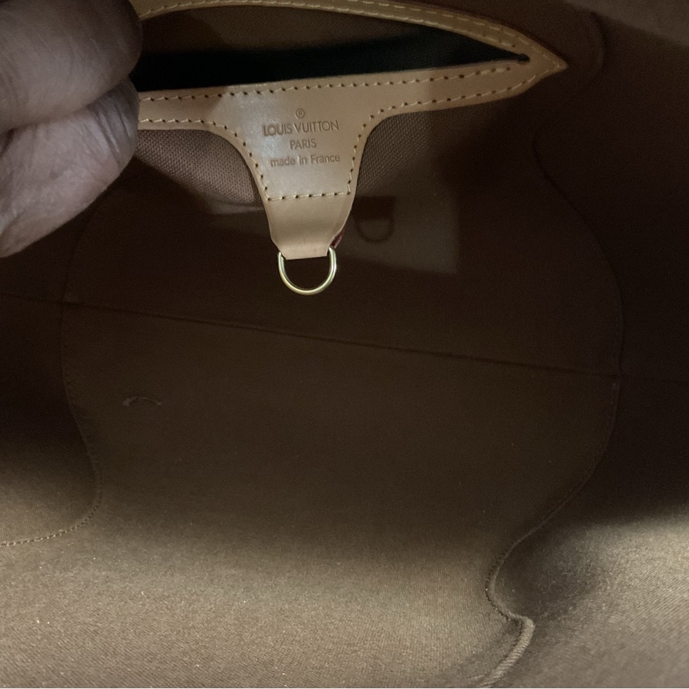 Louis Vuitton Bags - Picture 11 of 15